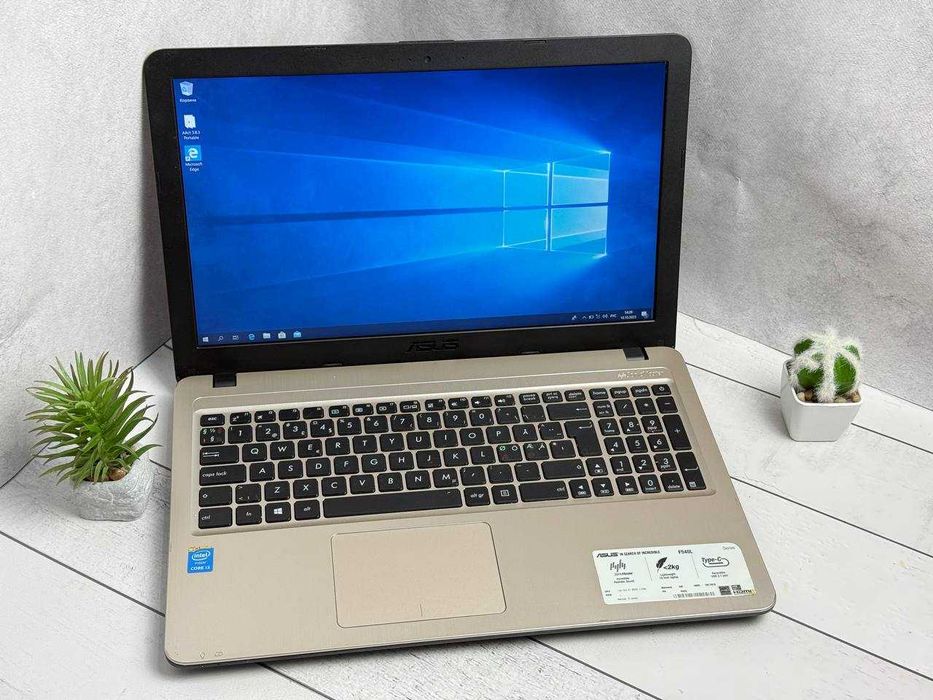 Asus F540L i3-5005 8ram ssd 128 Full HD  15.6