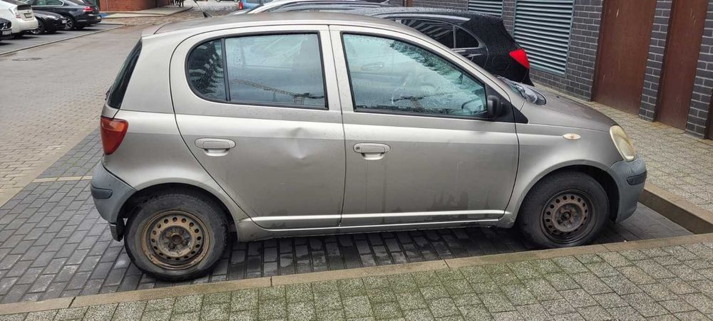 Toyota Yaris 1.0 benzyna 2003 – sprawna, przegląd do 09/2026
