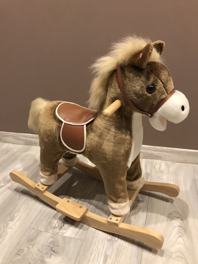 Koń na biegunach, interaktywny koń