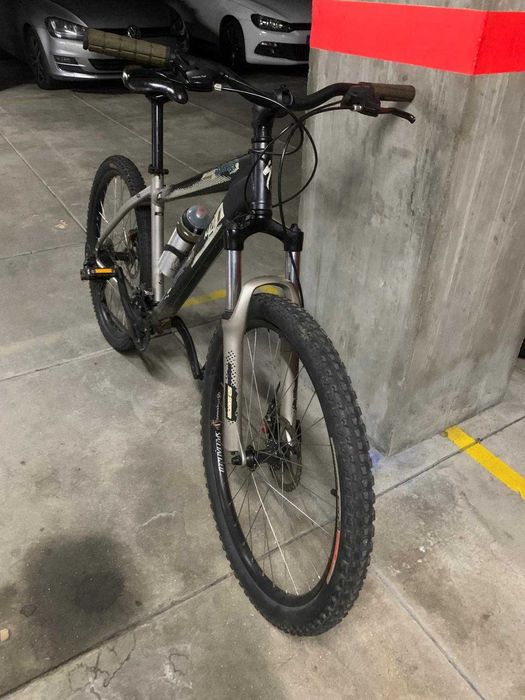 Bicicleta BTT Specialized