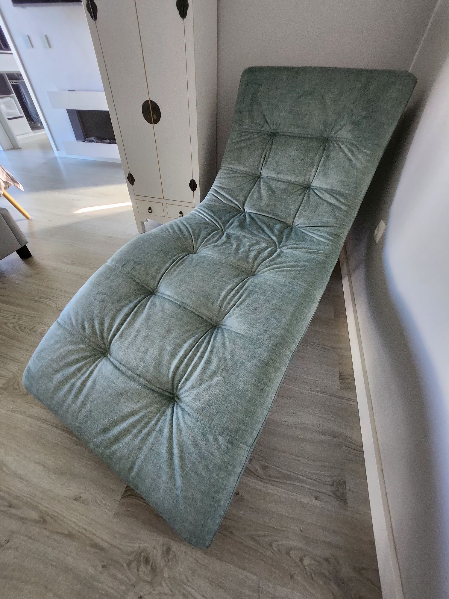Cadeirão / poltrona / chase long de design com material de veludo