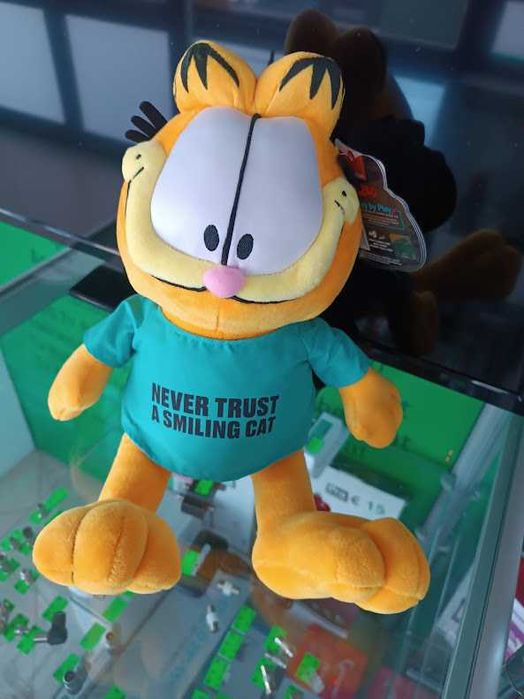 Peluche Garfield Never Trust a Smiling Cat 30cm