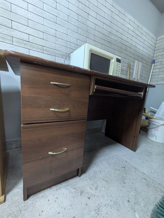 Стіл письмовий, самовивіз