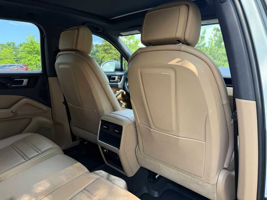Porsche Cayenne      2019