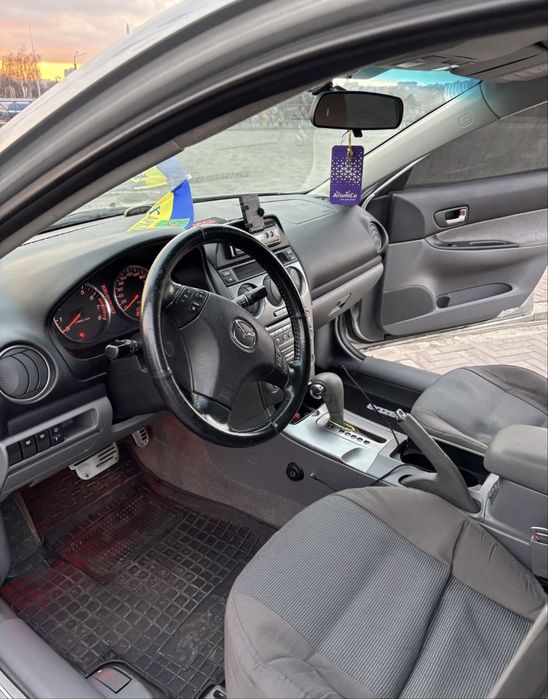 Mazda 6, 2004 року