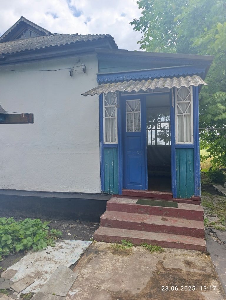 Продається будинок в селі Рогозів