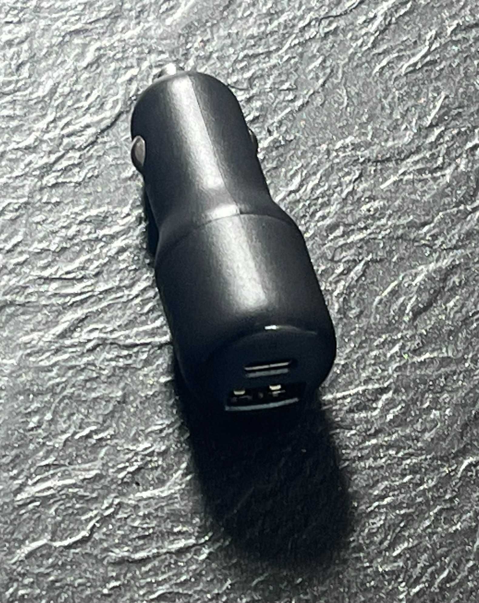 Ładowarka samochodowa Belkin Boost USB-A 12W + USB-C PD3.0 PPS 30W