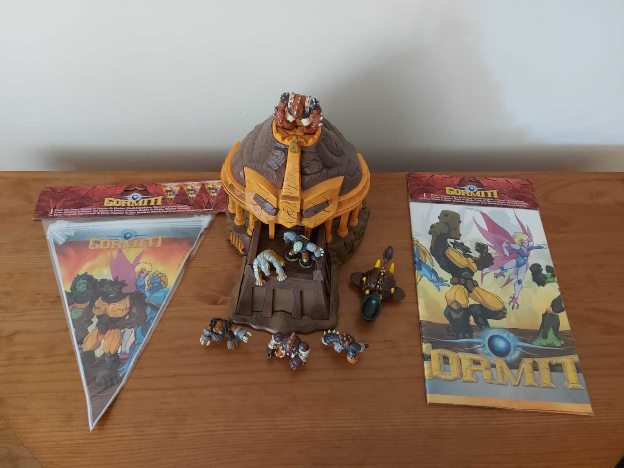 Vendo Gormitis castelos e figuras