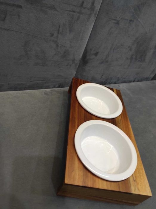 Komplet ceramicznych misek na bambusowym stelażu dla kota / psa