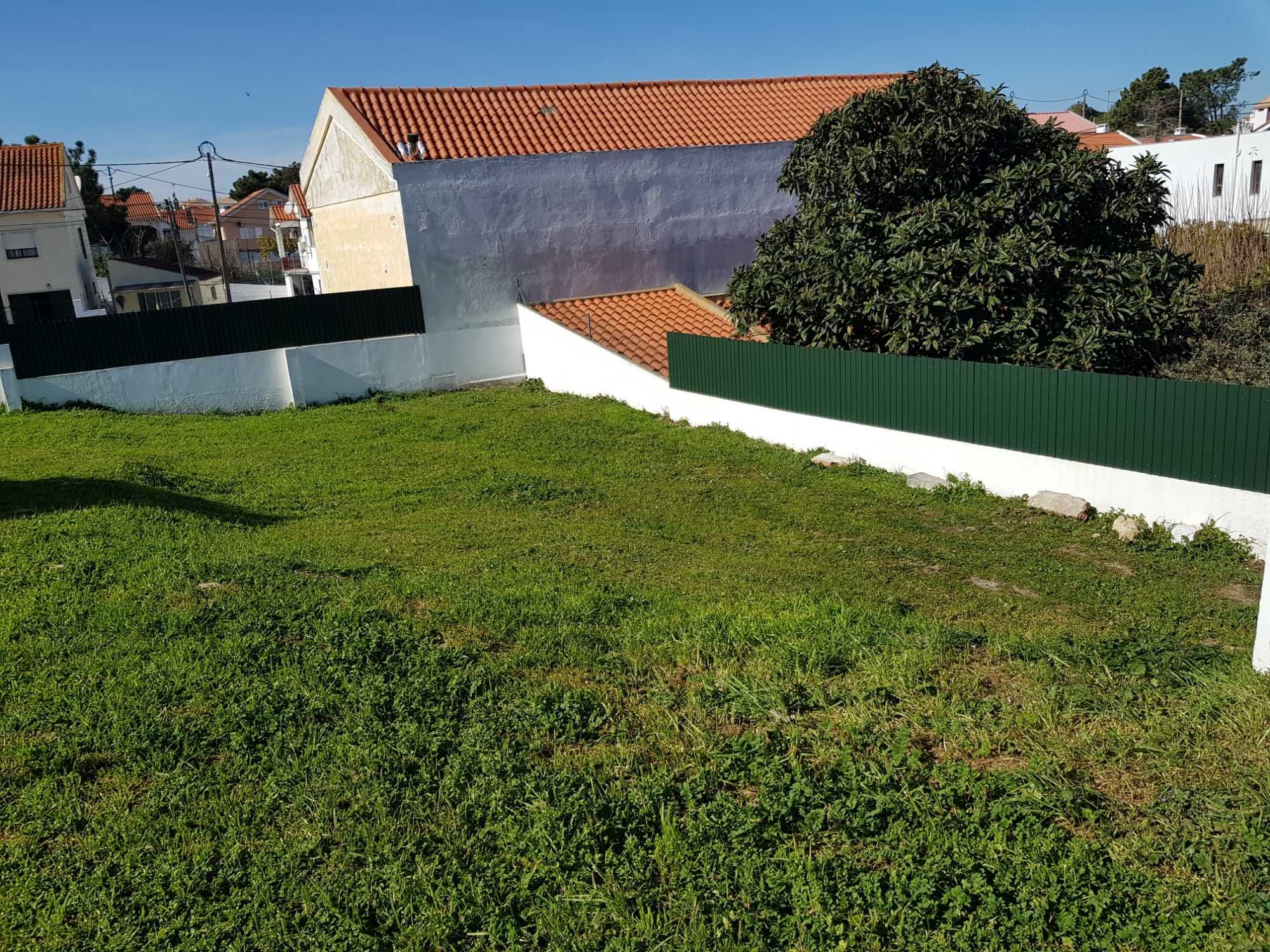 Vendo/Permuto Terreno 1.190 m² c/benfeitorias Charneca de Caparica