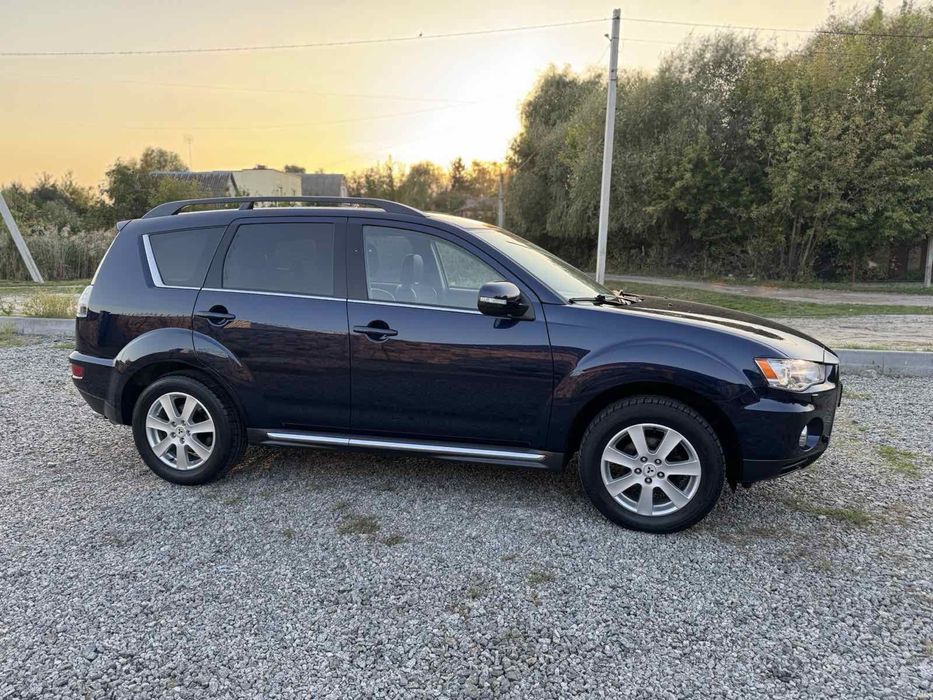 Mitsubishi Outlander 2011