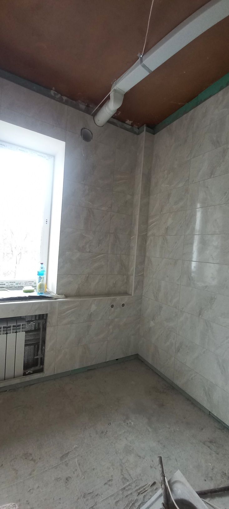 Продам 2 к.кв ул.Воссоединения Украины. Манеж.