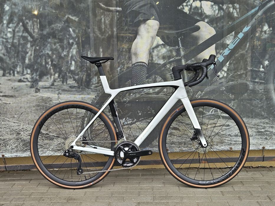 TREK Madone Sl 6 Gen.8  r.M/L model 2025 Okazja Powystawowy