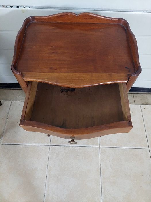 1 mesa de apoio vintage