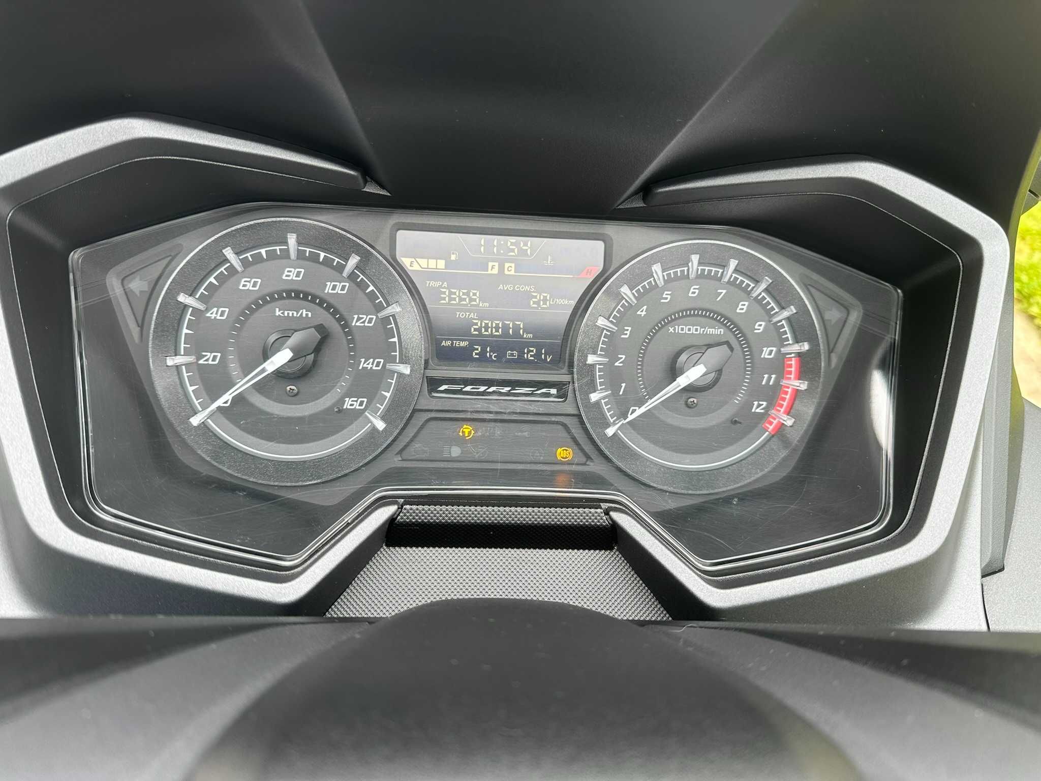 Honda Forza 125cc – Como Nova!