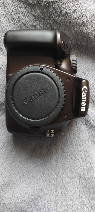 Фотоапарат Canon EOS 1100D