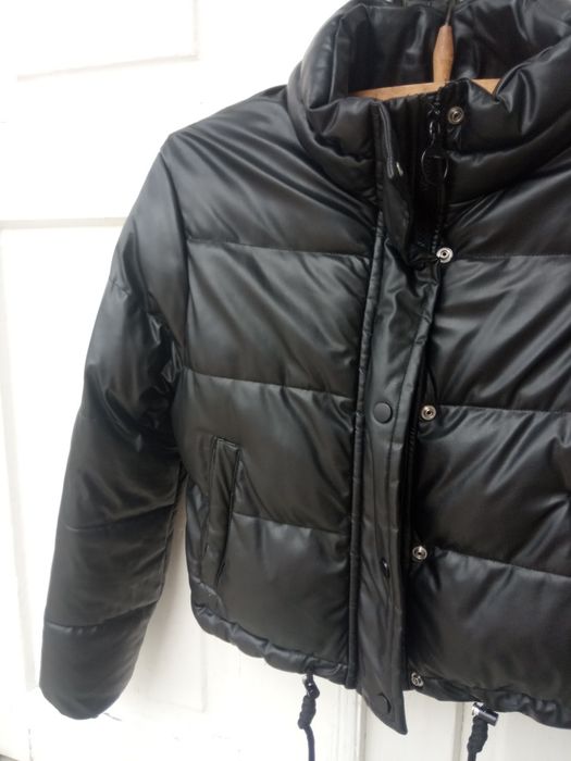 Куртка жіноча чорна