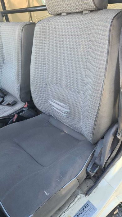 Mitsubishi L300 longa e teto alto