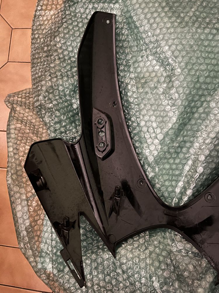 Carenagem frontal gsxr 600 750 k7 preta