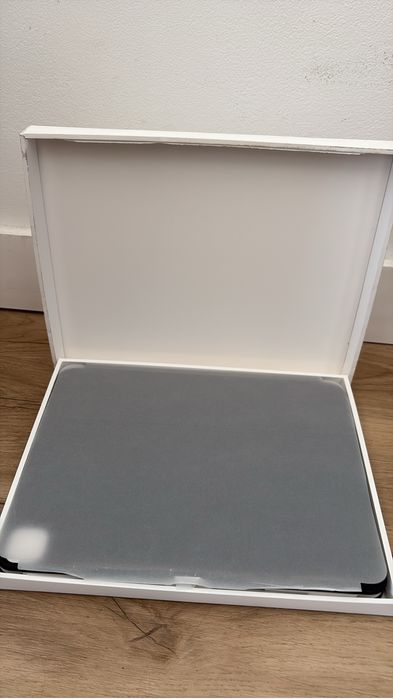 Apple magic keyboard ipad 13”