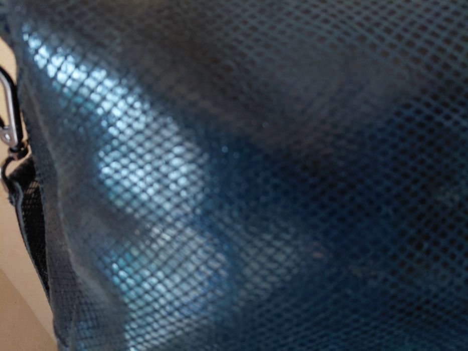 Шкіряна чорна жіноча сумка