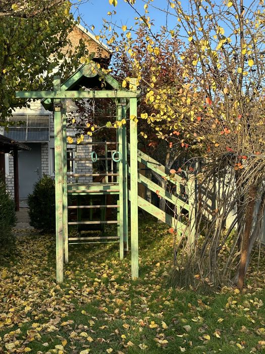 Дитячий майданчик з дерева