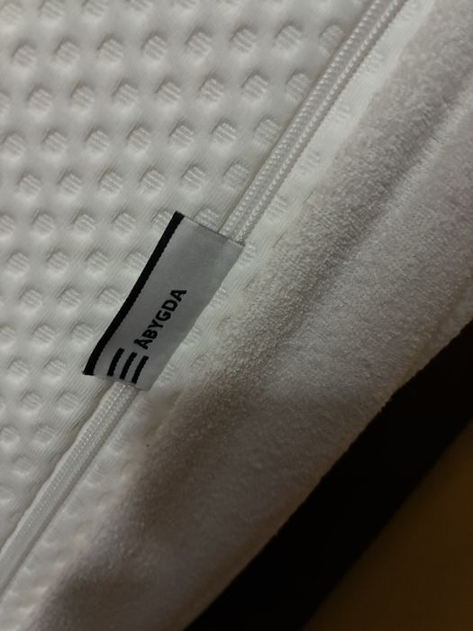 Colchão espuma ABYGDA IKEA - 1.40 X 2.00cm - como novo - PVP 289€