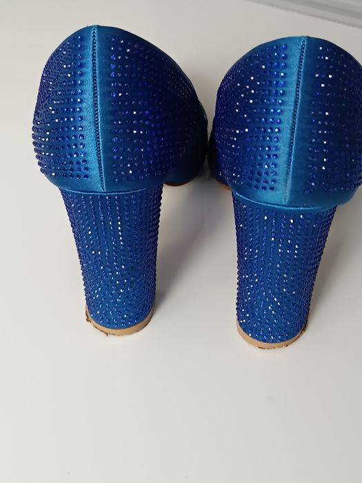 Buty na obcasie , rozm 38