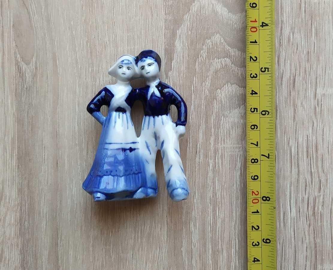 Figurka porcelanowa *Para młoda*. Delft. Holandia lata 70