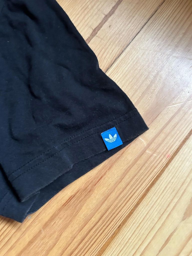 T-shirt z adidasa