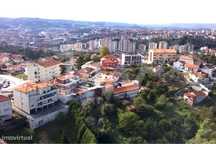 Terreno com uma área de 1773 m2. Situado: Tovim de Cima, na freguesia