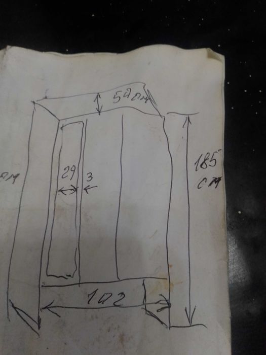 Шкаф металческий для автостоянки или офиса . Требует покраски .