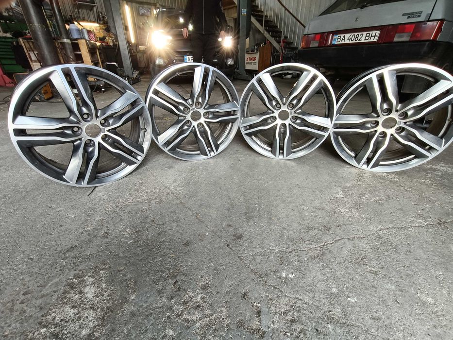 Продам диски БМВ r18