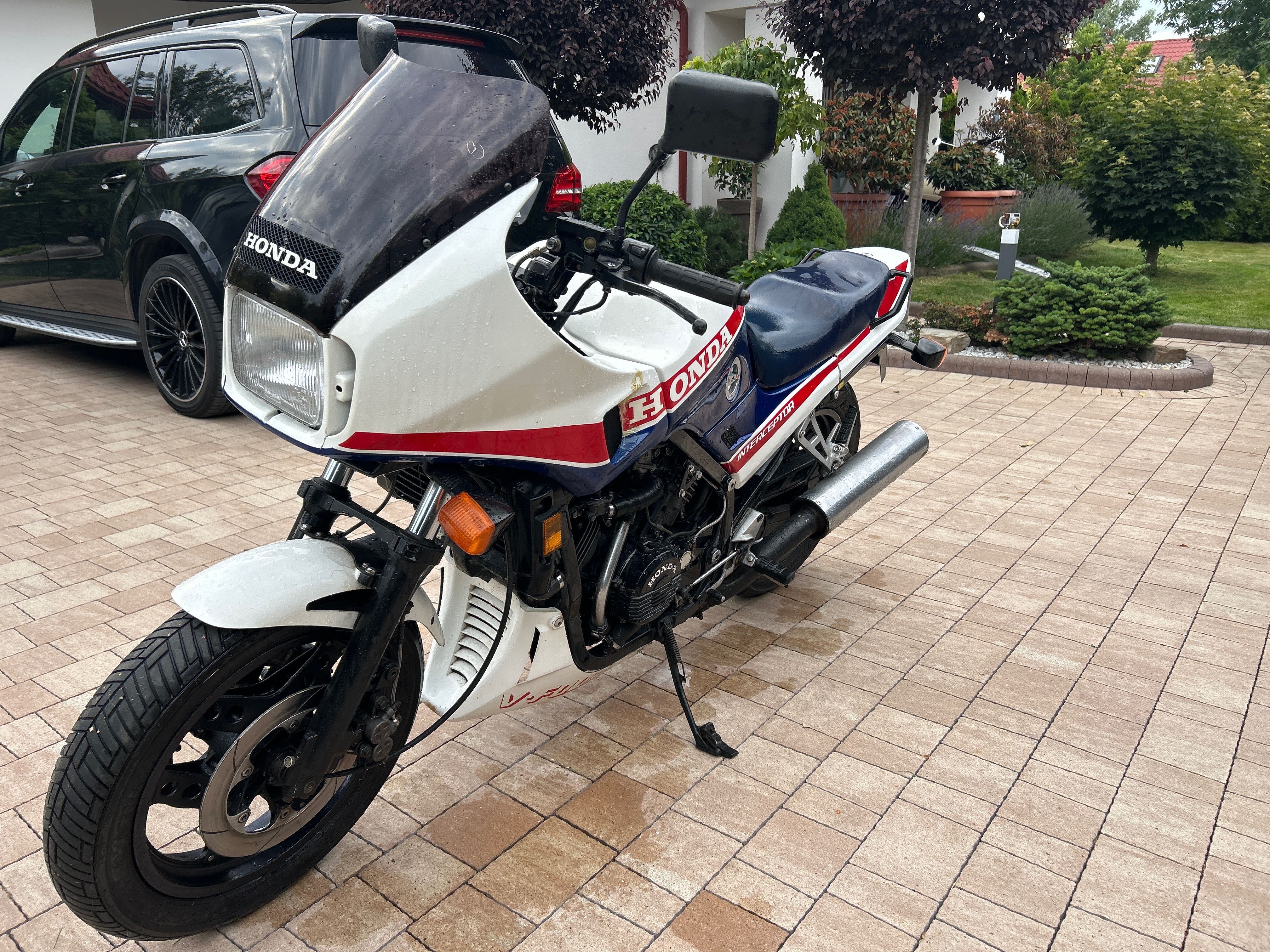 Honda vf 1000 interceptor