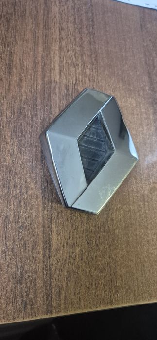 Емблема   рено від логіка