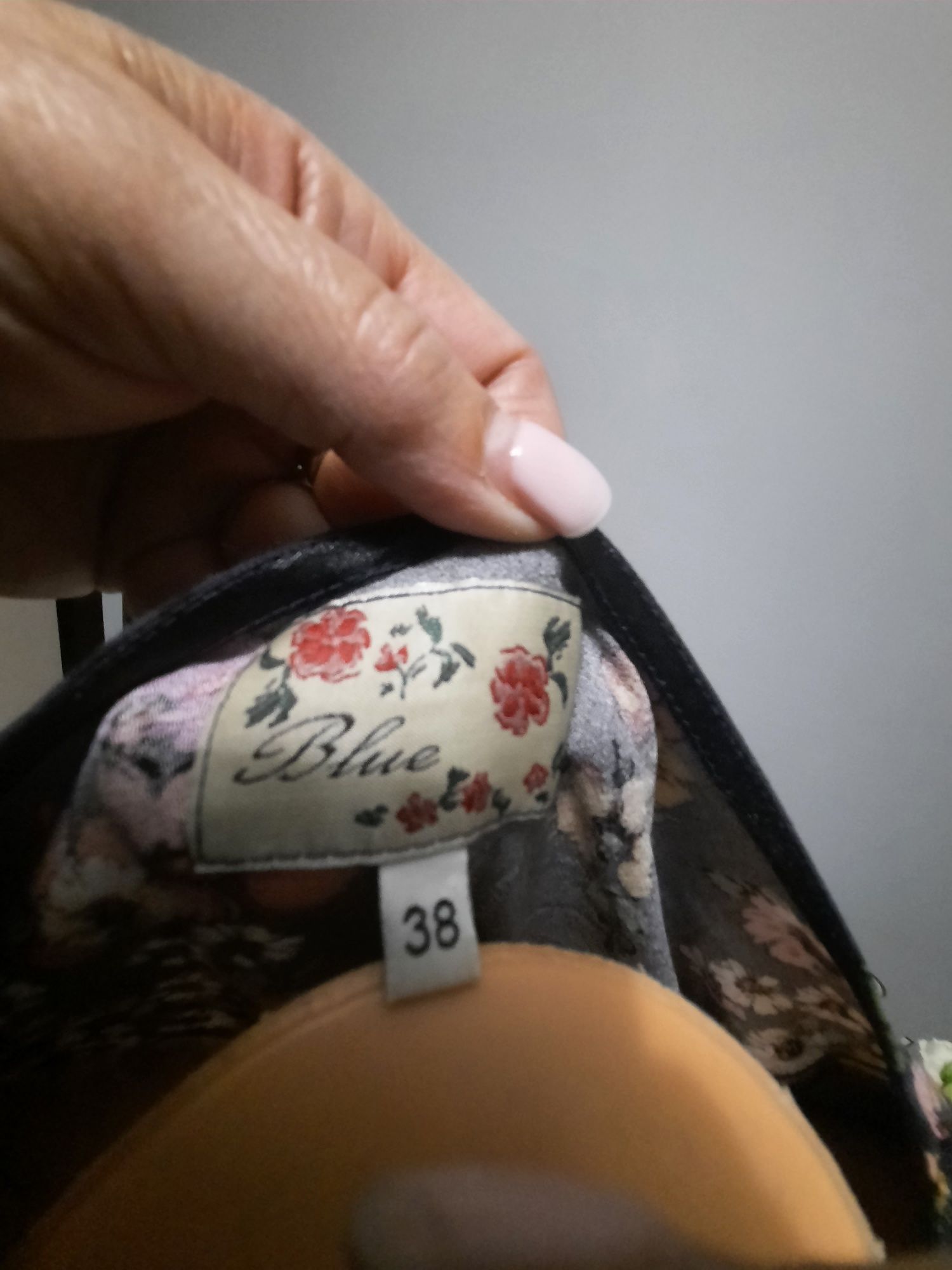 Bluzka damska firmy blue rozmiar 38