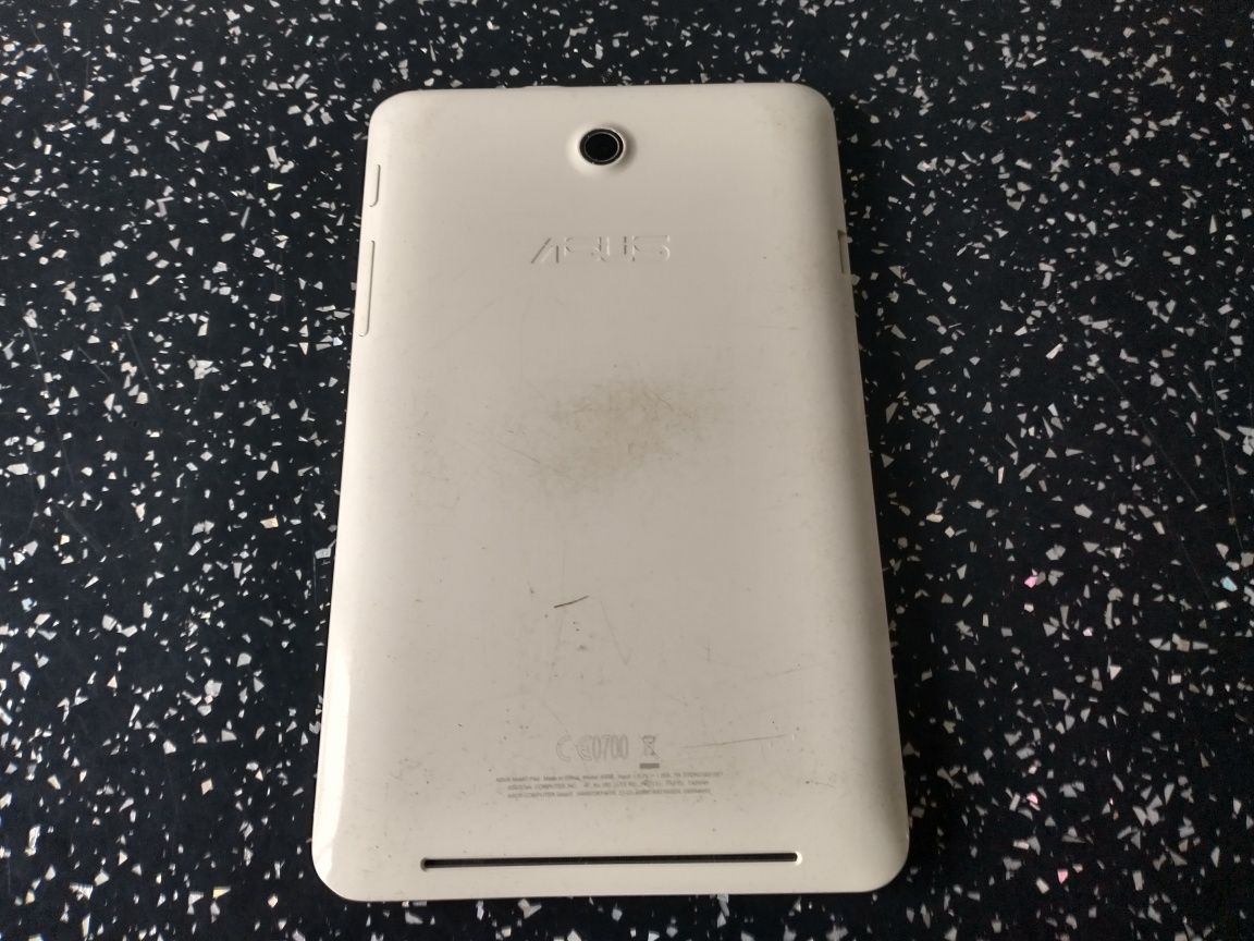 Tablet Asus uszkodzone szkoło.