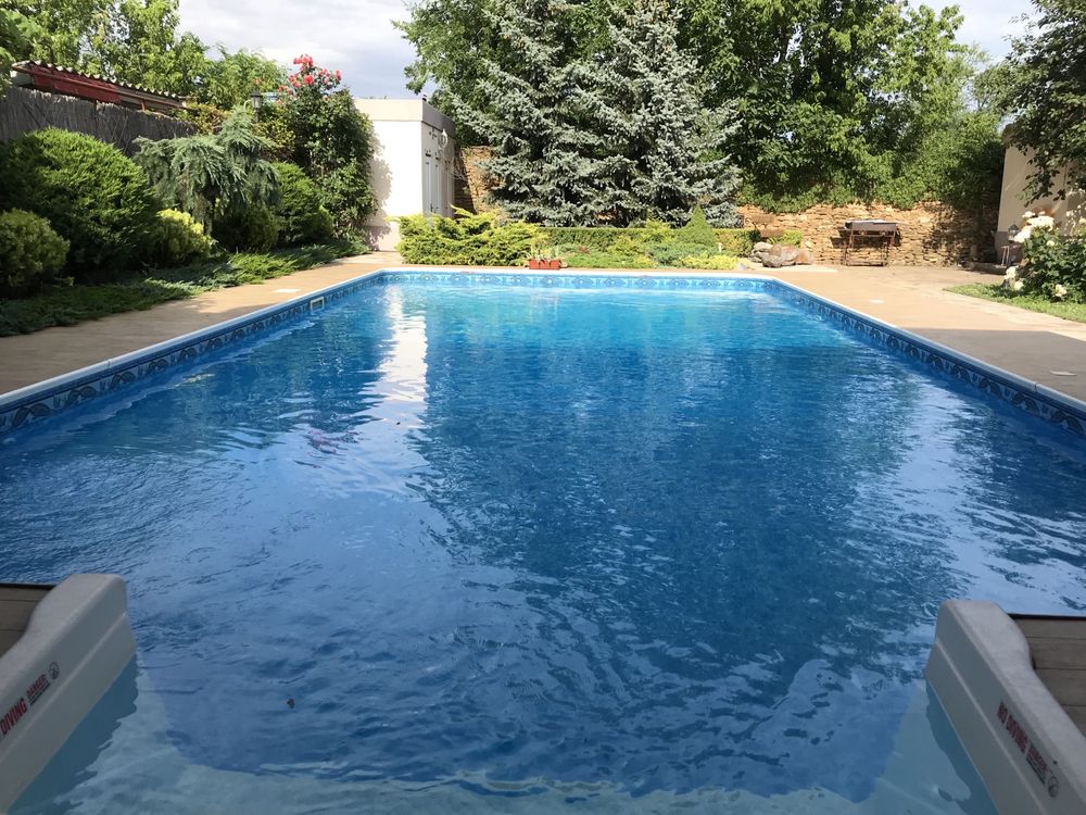 Дом с бассейном у моря