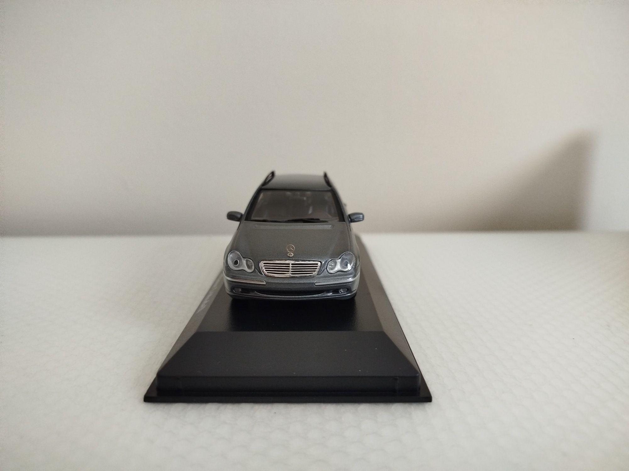 Miniatura Mercedes Classe C Estate 1/43 Nova