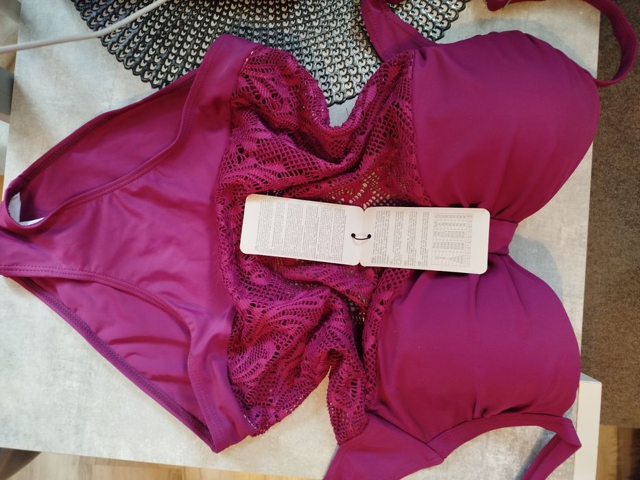 strój kąpielowy jednoczęściowy