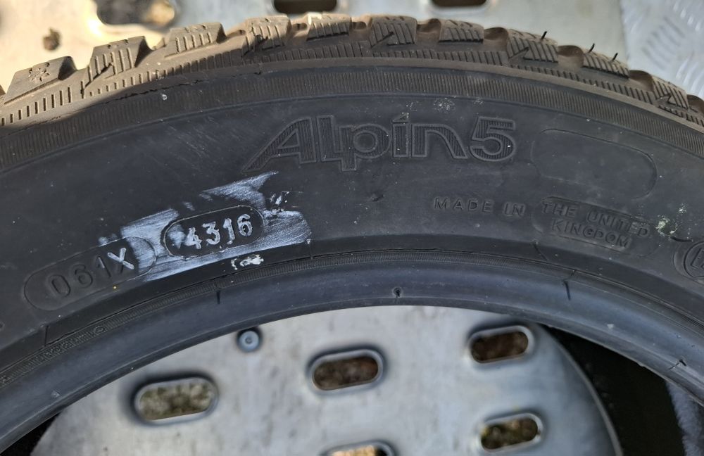 195/55R16 Michelin * Opony zimowe * 7.4mm Bieżnika * Rant * 015K