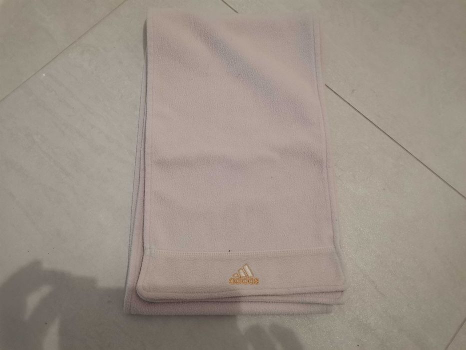 Szalik adidas z polaru. Duży, ciepły.