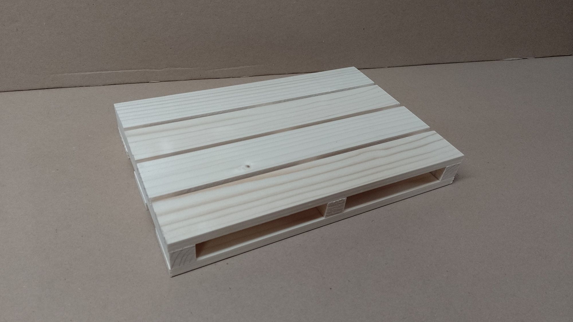 Mini paleta 20x30cm z drewna drewniana eko podstawka tacka drewno