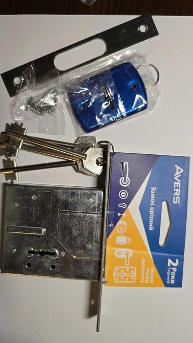 замок avers  96/s6-CR врізний