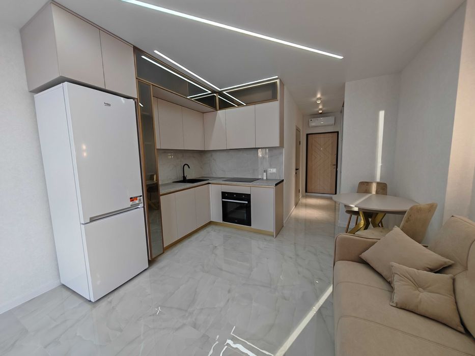 Продам квартиру с НОВЫМ ремонтов в ЖК Акварель 8!