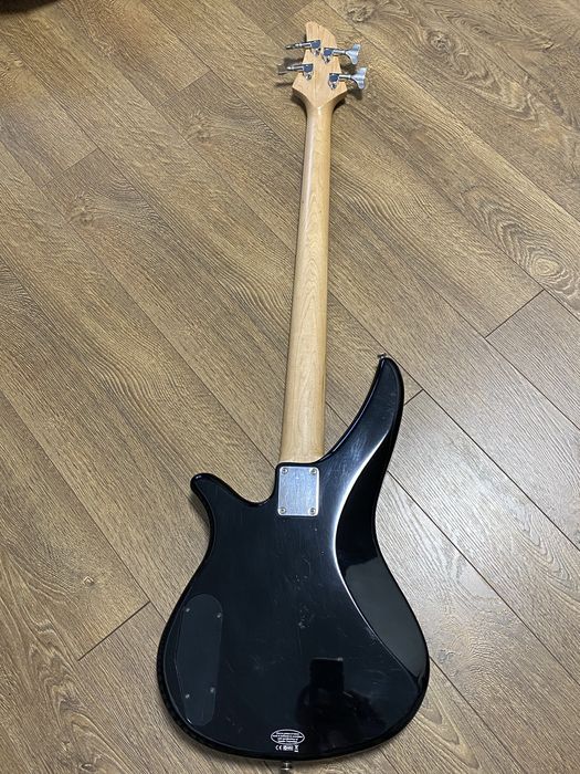 Бас-гітара Yamaha