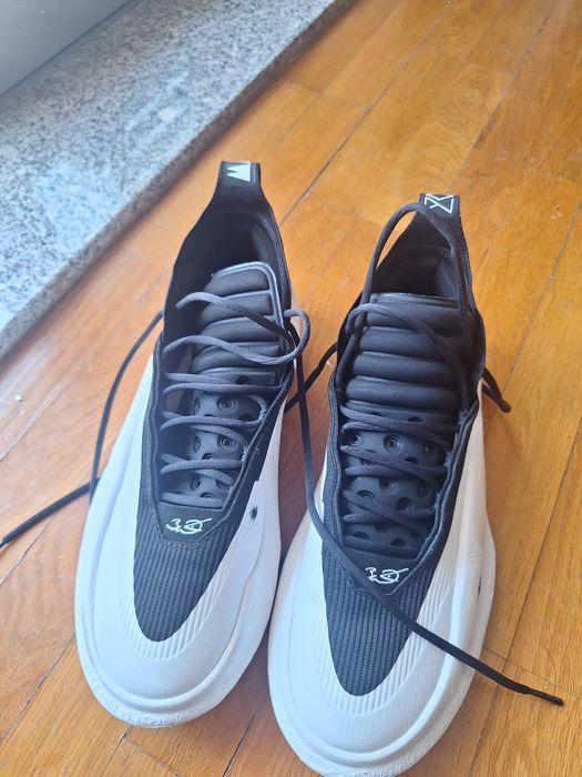 Vendo sapatilhas de basquetebol Way of wade 11 como novas tamanho 45!