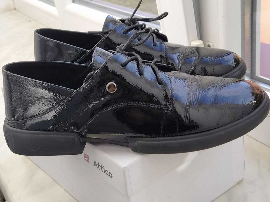 Туфлі жіночі на низькому ходу з подарунком