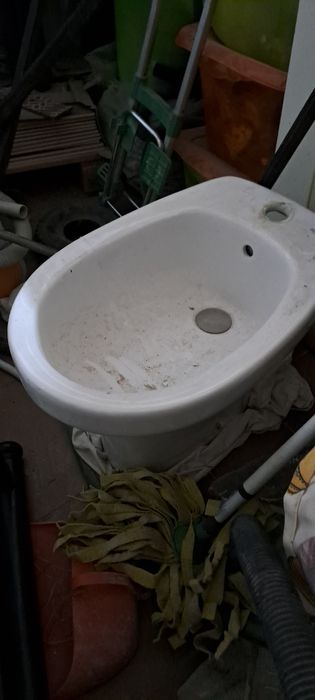 Bide  branco da marca ROCA