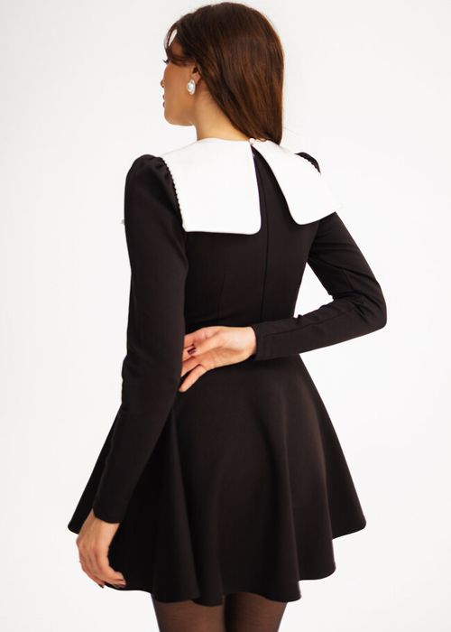 Жіноча сукня з комірцем